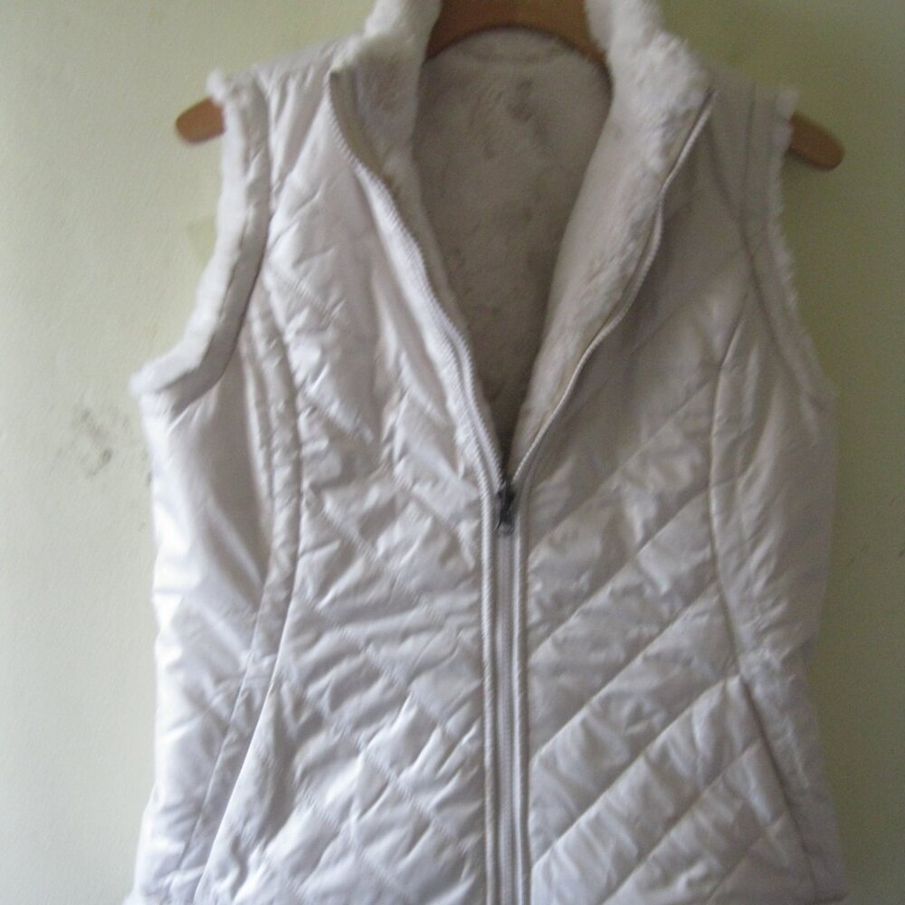 Nicole Miller Women's Original Faux Fur Reversible Vest, color white size: Small